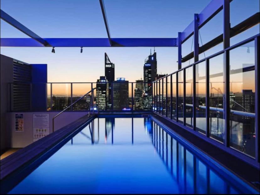 In The City Perth 1B1B Pool And Nice View Buitenkant foto